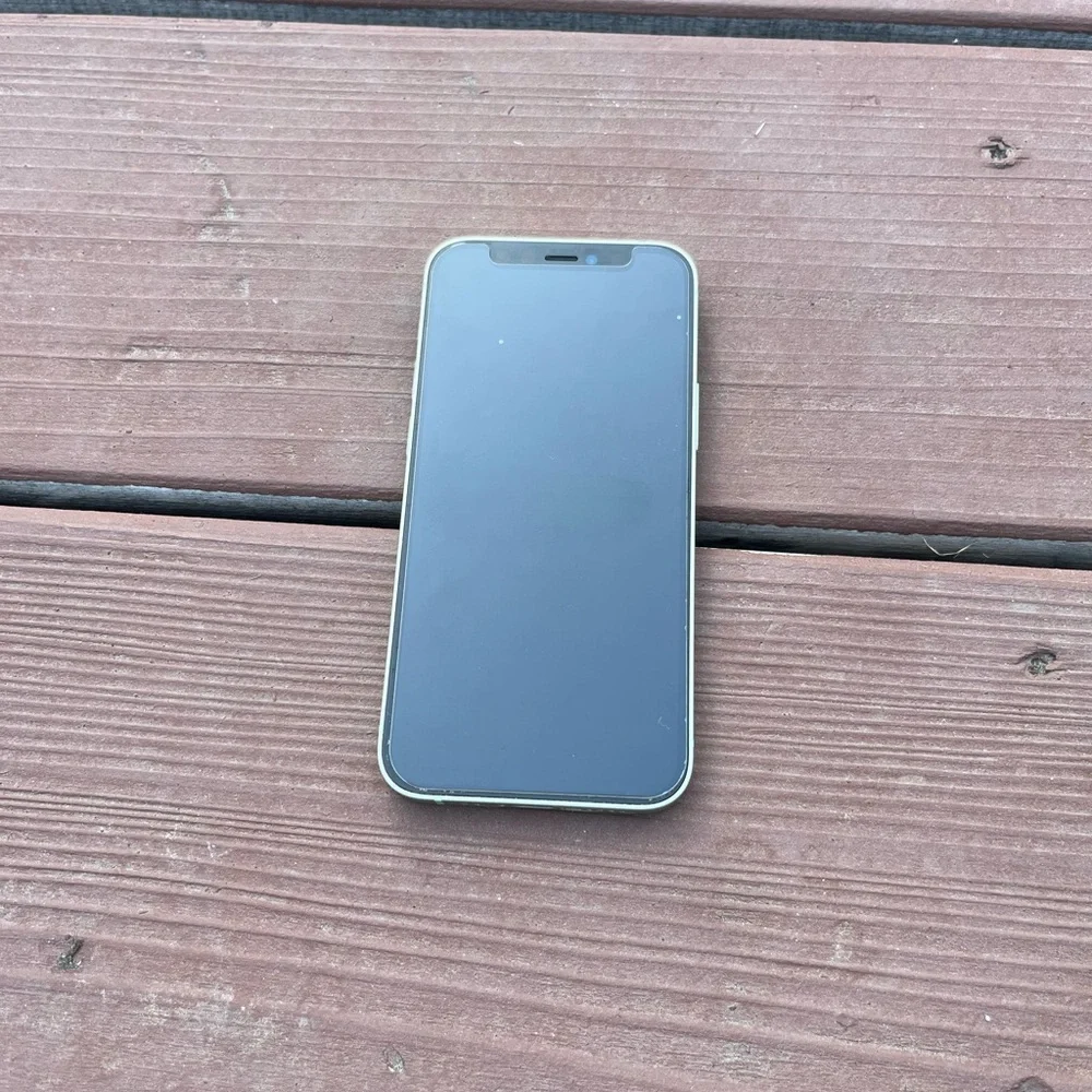 Apple iPhone 13 Blue Unlocked Dual-Camera Cell Phone  can be used with different